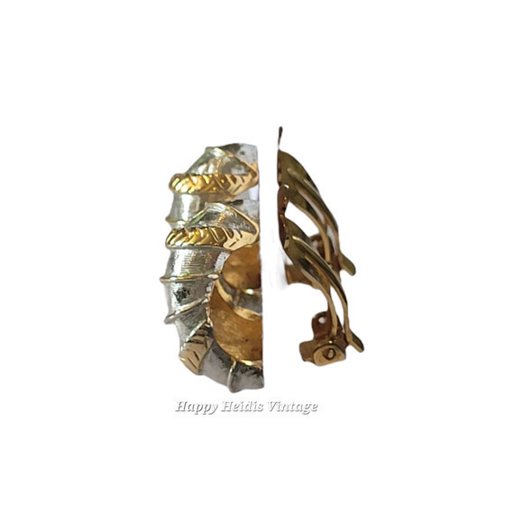 Vintage‎ Yellow and White Tone Metal Herringbone Stripe Cuff Clip On Earrings - Picture 4 of 7